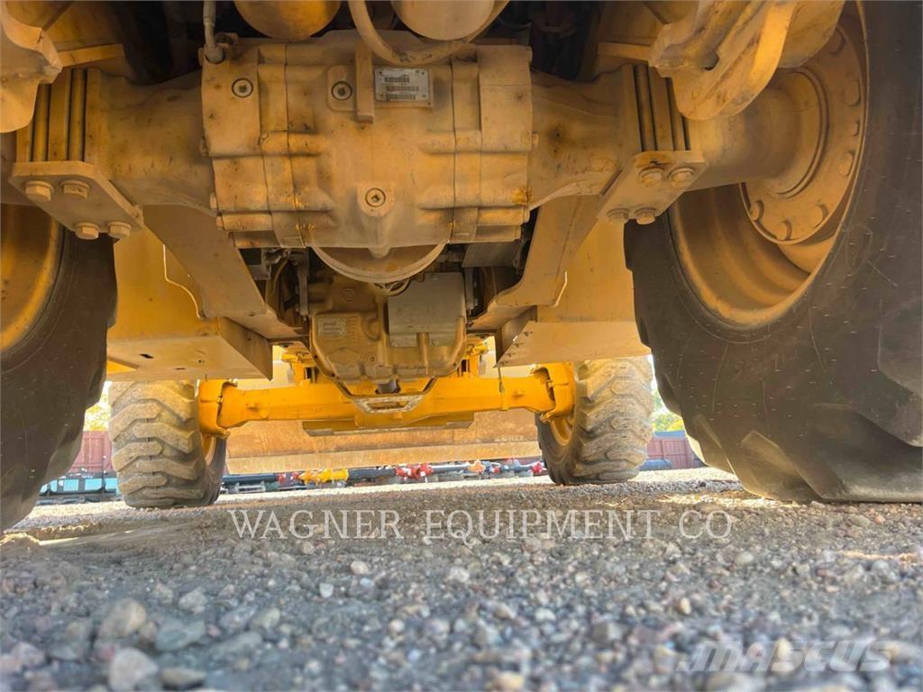 John Deere & CO. 410K TC Retrocargadoras