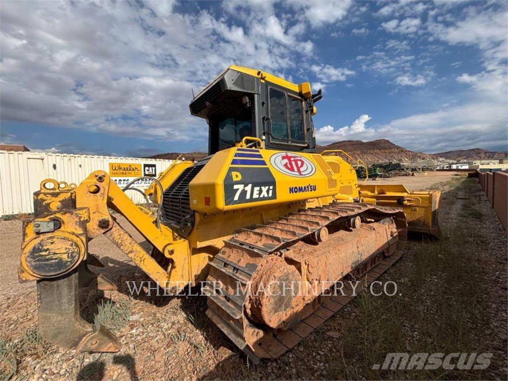Komatsu D71EXI-24 Buldozer sobre oruga