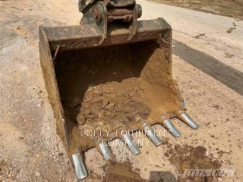 Komatsu PC210LCI11 Excavadoras sobre orugas