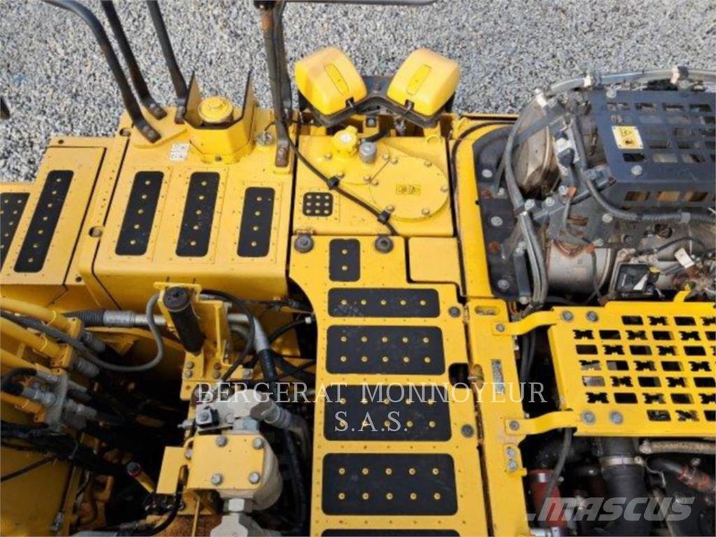 Komatsu PC240LC7 Excavadoras sobre orugas