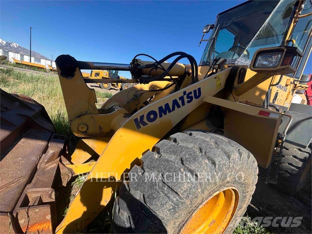 Komatsu WA250-5L Cargadoras sobre ruedas