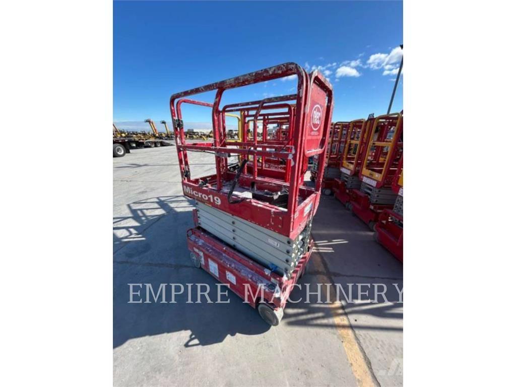 MEC MICRO 19 Plataformas con brazo de elevación manual