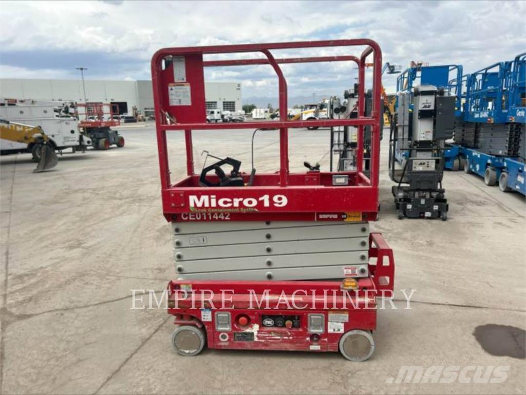 MEC MICRO 19 Plataformas con brazo de elevación manual