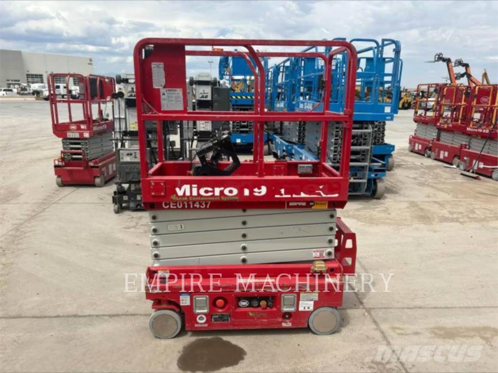 MEC MICRO 19 Plataformas con brazo de elevación manual