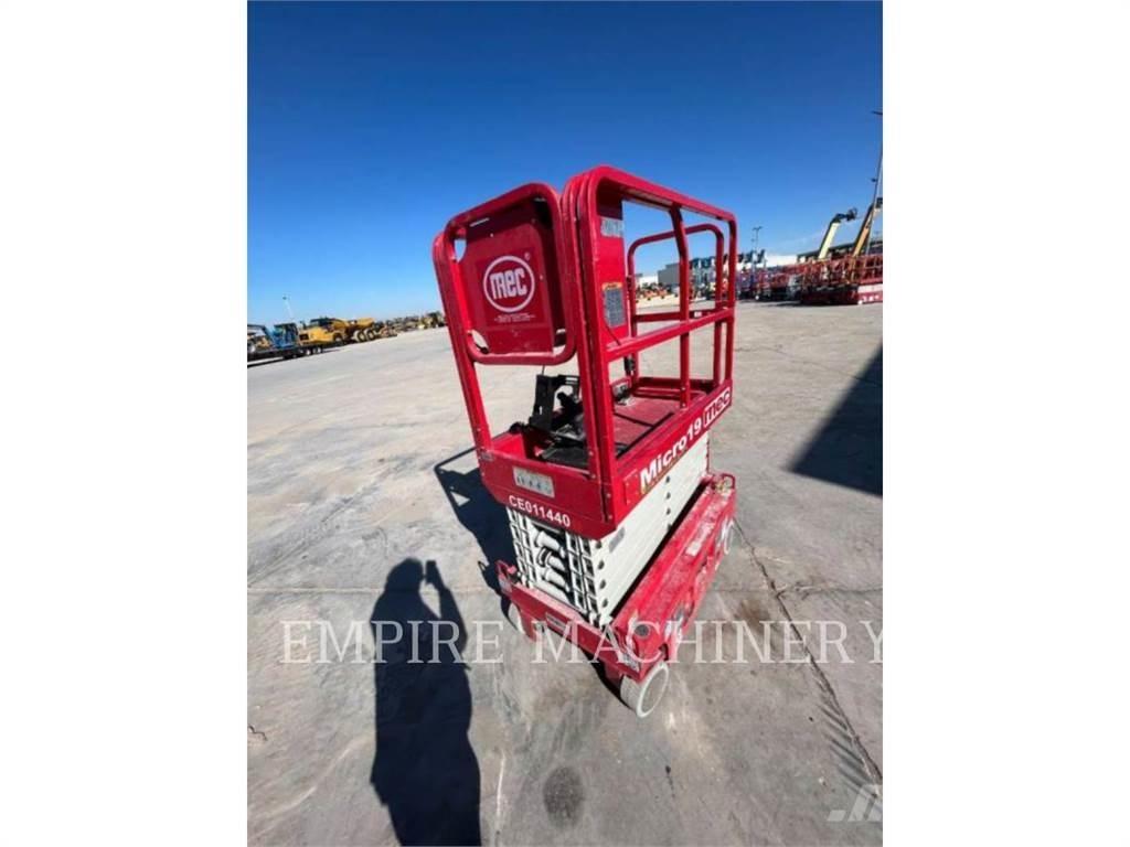 MEC MICRO 19 Plataformas con brazo de elevación manual