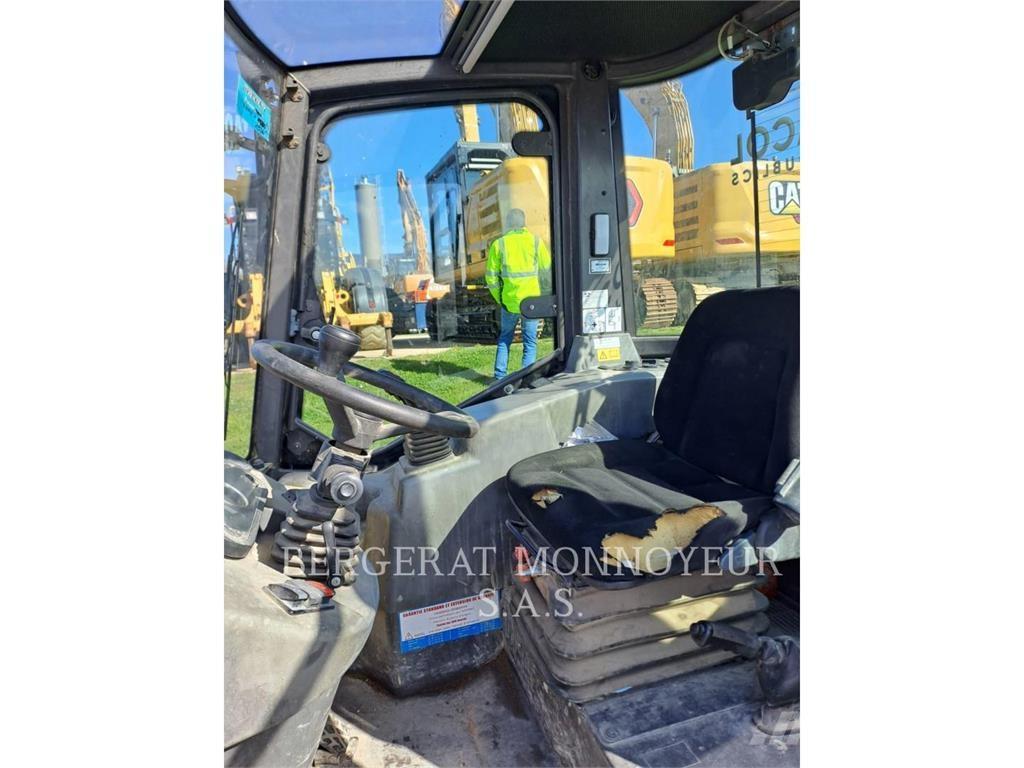 Mecalac AX1000 Excavadoras de ruedas