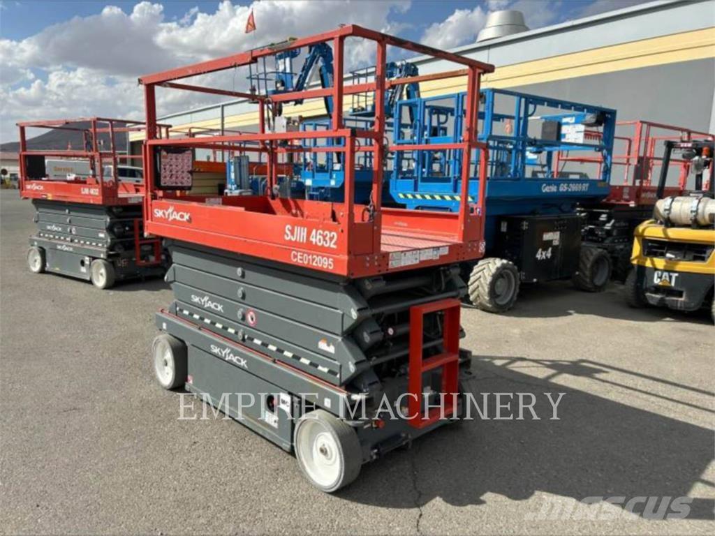Skyjack 4632 Plataformas con brazo de elevación manual