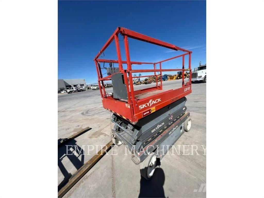 Skyjack 4632 Plataformas con brazo de elevación manual