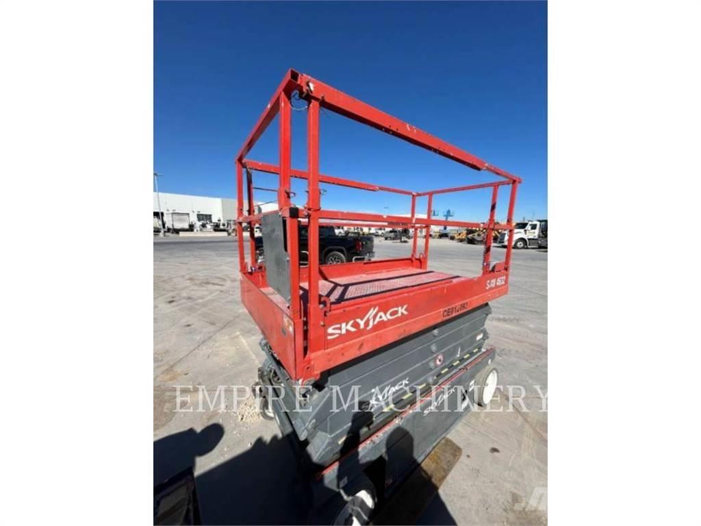 Skyjack 4632 Plataformas con brazo de elevación manual