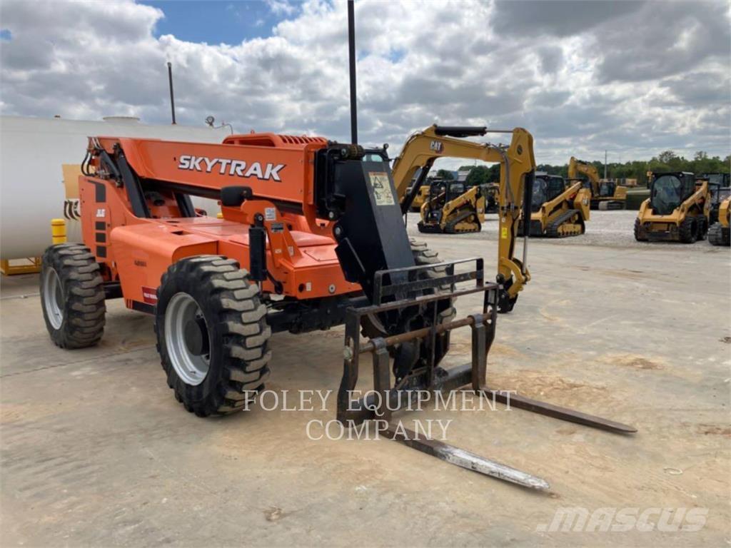 SkyTrak 8042O Carretillas telescópicas