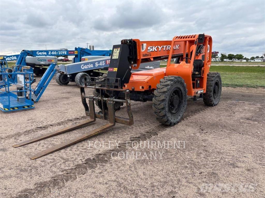 SkyTrak 8042O Carretillas telescópicas