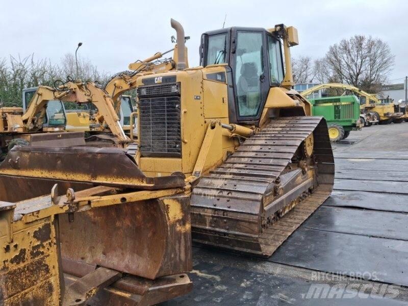 CAT D6N Buldozer sobre oruga