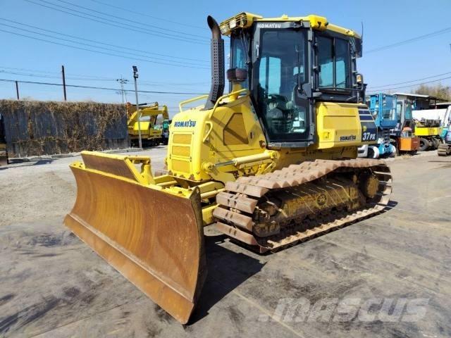 Komatsu D37PX-23 Buldozer sobre oruga