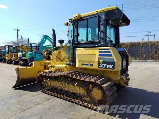 Komatsu D37PX-23 Buldozer sobre oruga