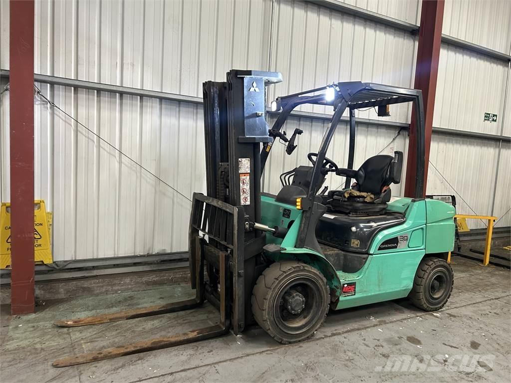 Mitsubishi FD30NT Camiones diesel