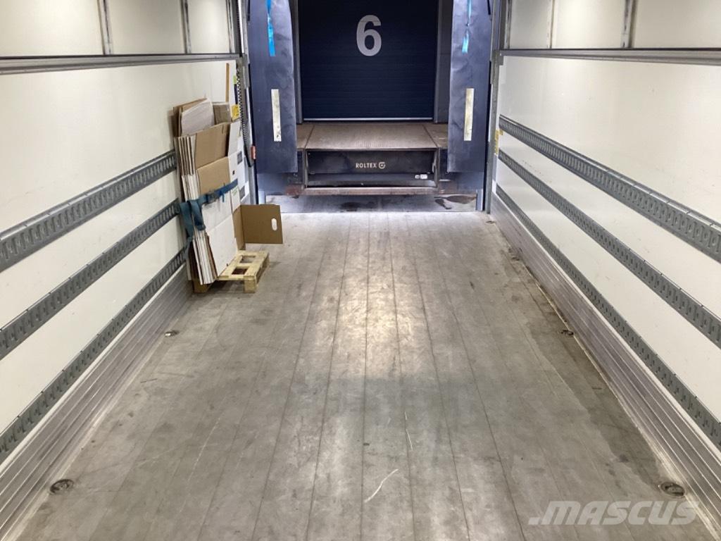 Scania P 280 CNG Camiones con caja de remolque