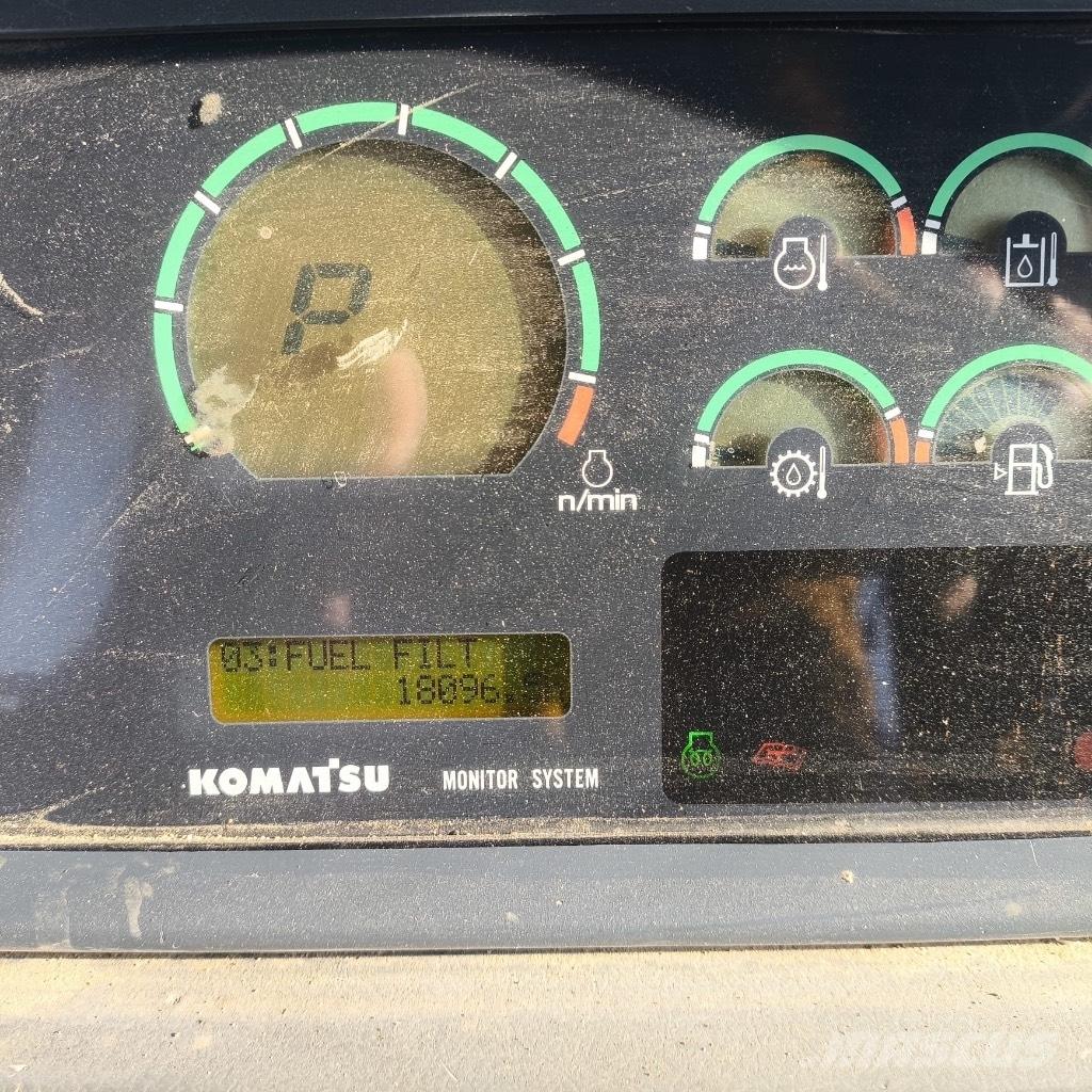 Komatsu D 65 PX-15 Buldozer sobre oruga