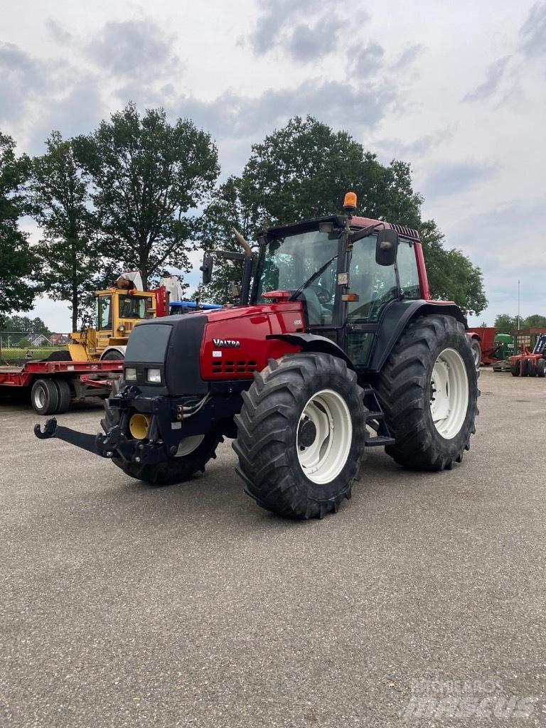 Valtra 6850 Tractores