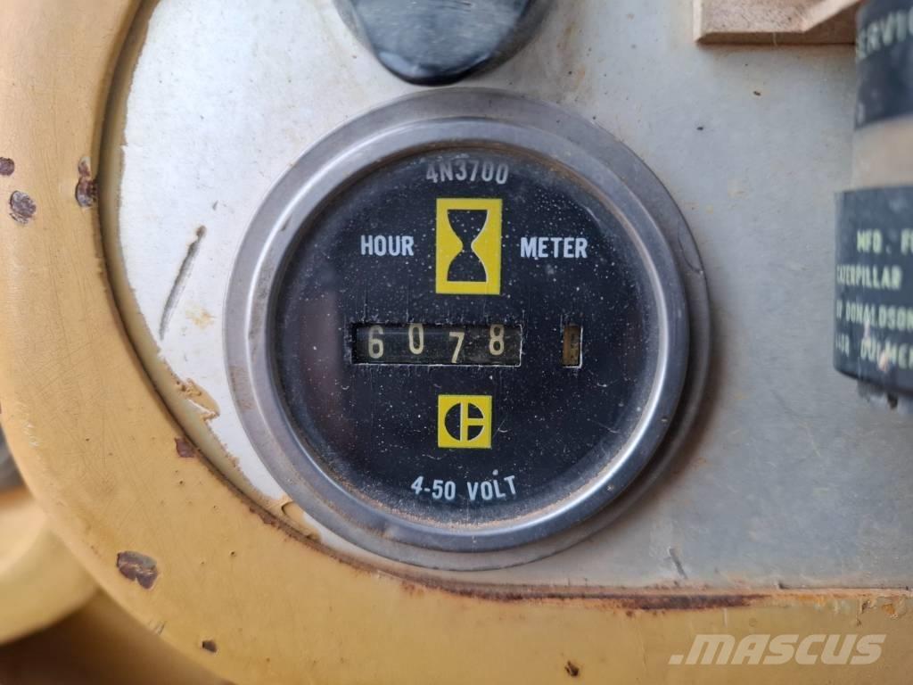 CAT D 4 D Buldozer sobre oruga