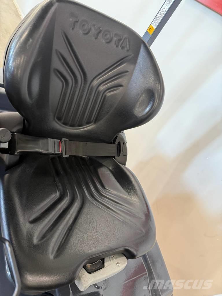 Toyota 10971 - 8FBM16T Carretillas de horquilla eléctrica