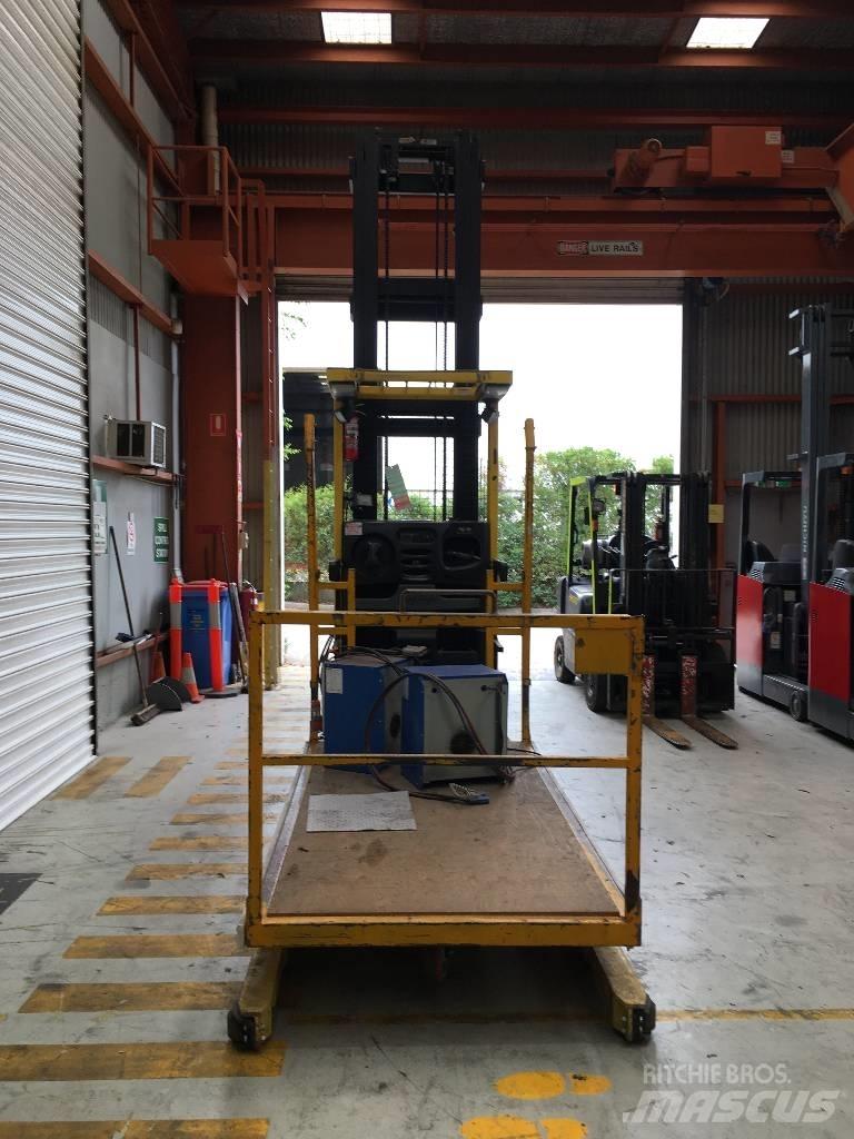 Hyster R30XMF2 Montacargas recogepedidos de gran altura