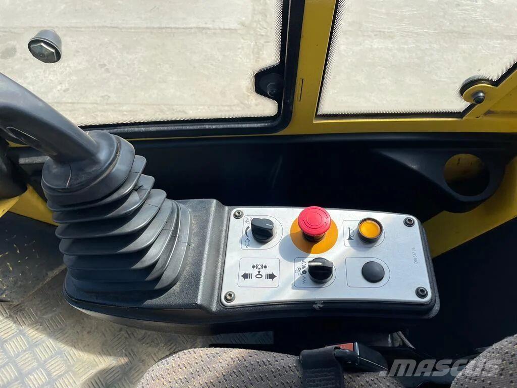 Bomag BW213 DH-4 Rodillos de un solo tambor