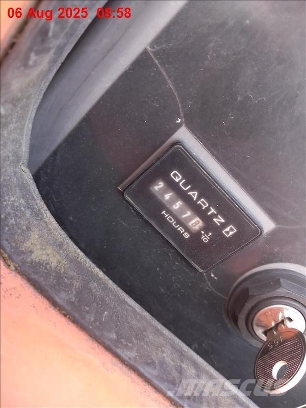 JLG 600 AJ Plataformas con brazo de elevación manual