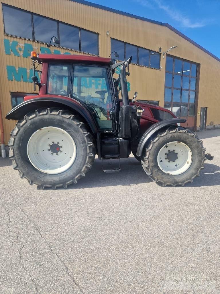 Valtra N143 Tractores