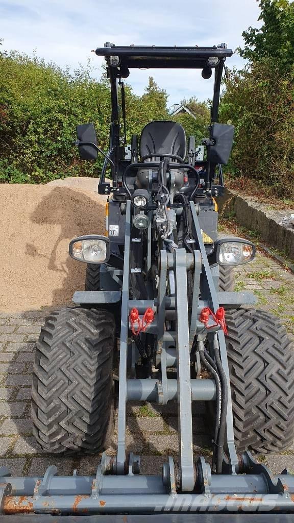 GiANT G 2300 X-tra Cargadoras sobre ruedas