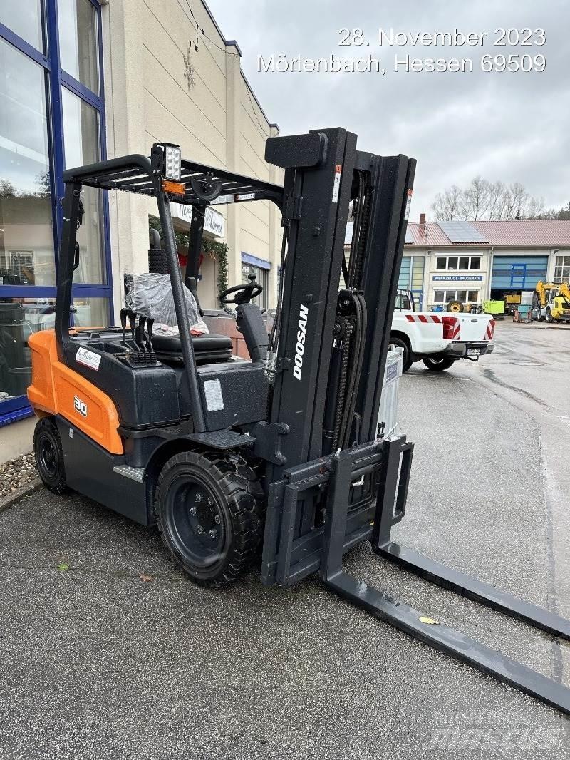 Doosan D30NXS Camiones diesel