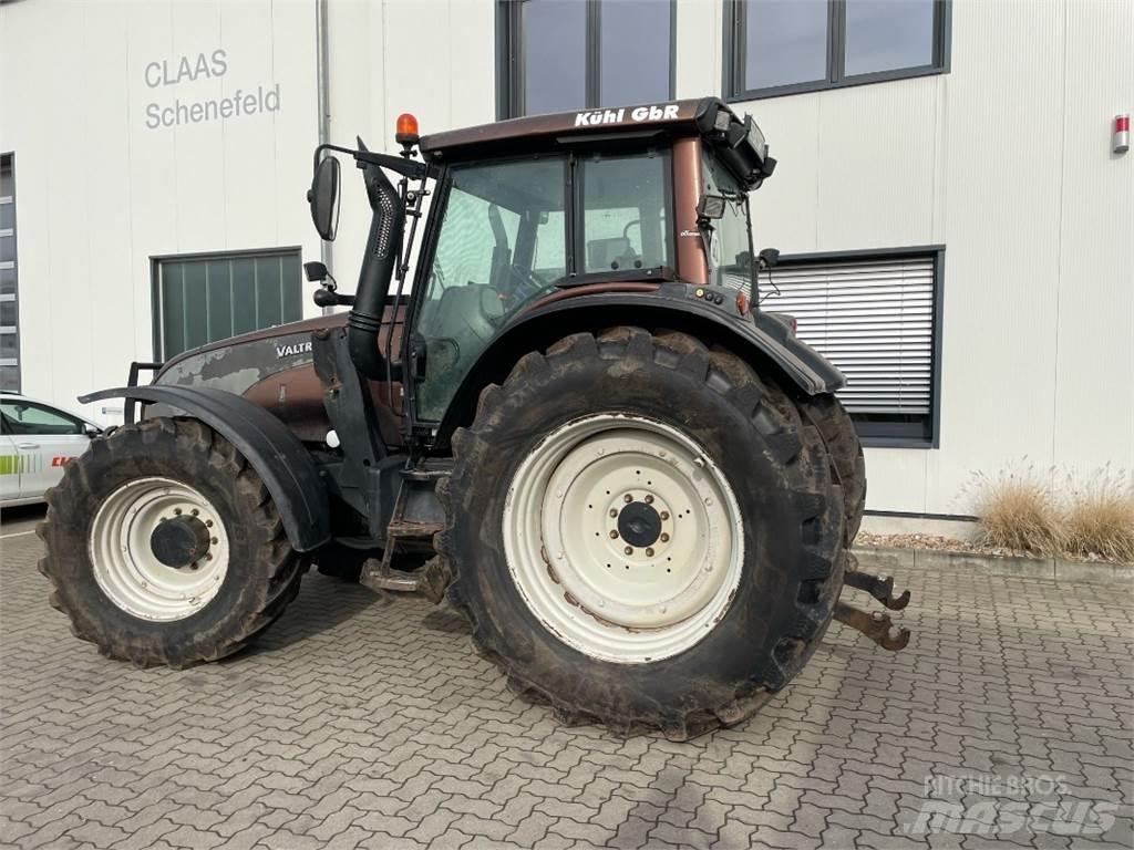 Valtra T151 Tractores