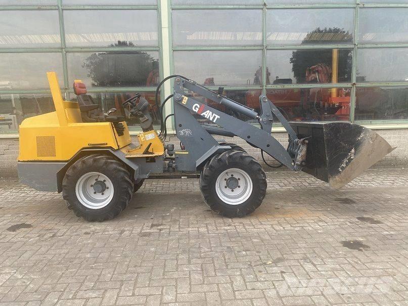 GiANT V 451 T Minicargadoras