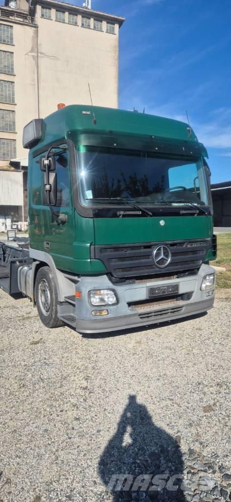 Mercedes-Benz Actros Camiones de transporte de maquinaria forestal