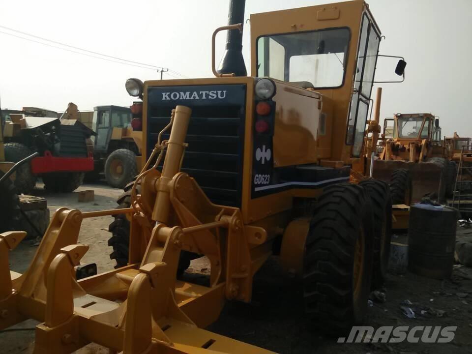 Komatsu GD 623 Niveladoras