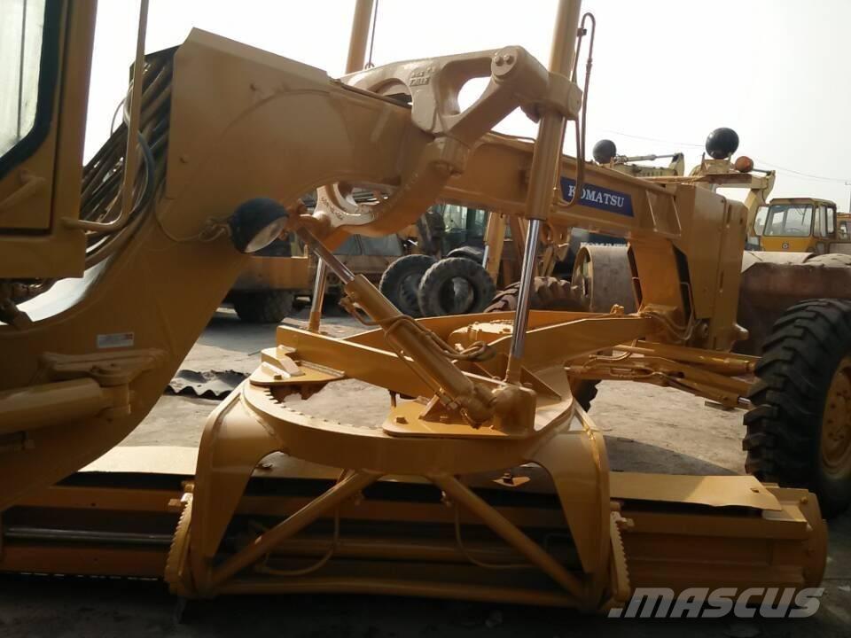Komatsu GD 623 Niveladoras