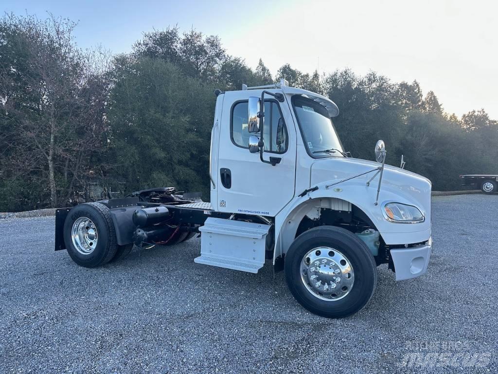 Freightliner M2106 Camiones tractor