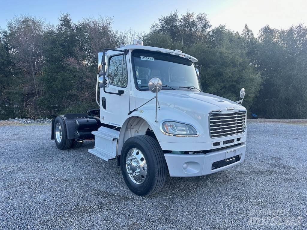 Freightliner M2106 Camiones tractor