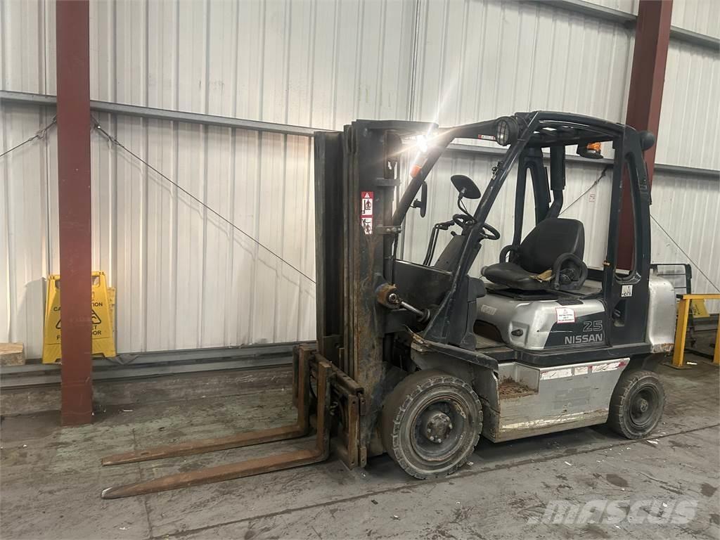 Nissan FD02A25Q Camiones diesel