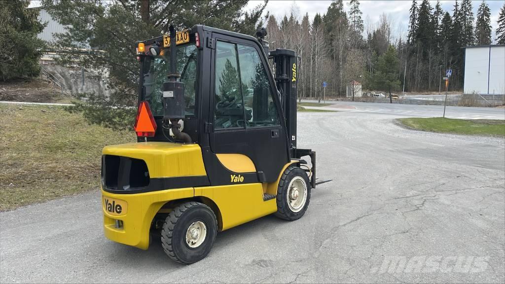 Yale GDP 30 VX Camiones diesel