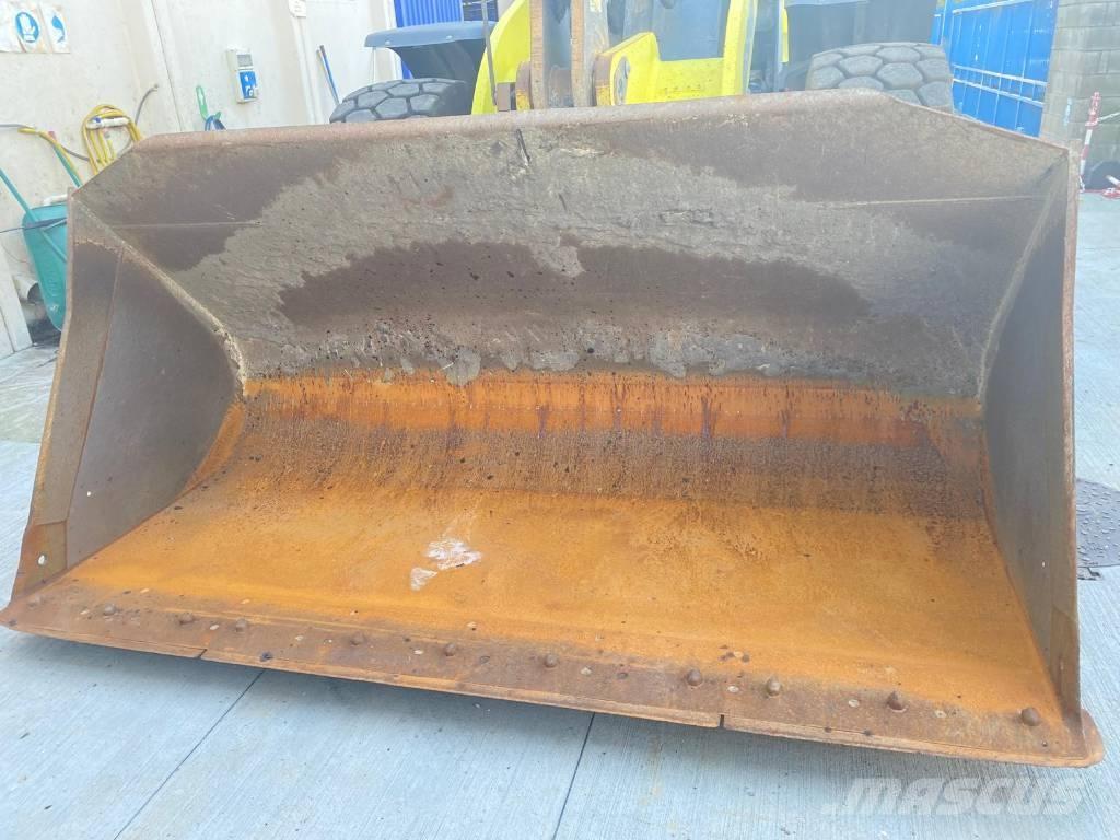 CASE 821G Cargadoras sobre ruedas