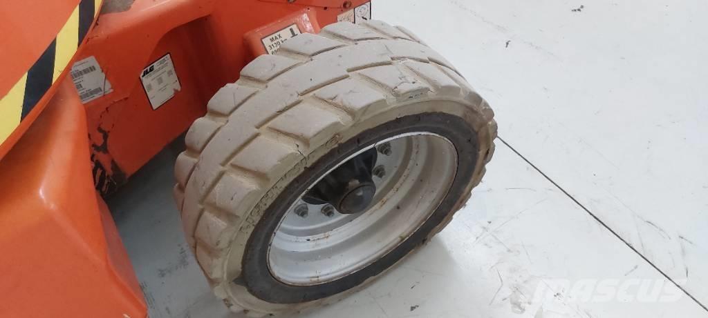 JLG E 450 AJ Plataformas con brazo de elevación manual