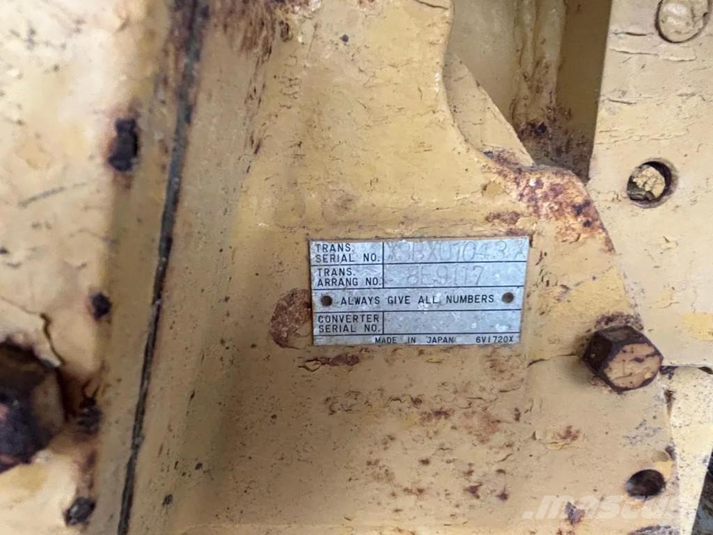 CAT D5H Buldozer sobre oruga