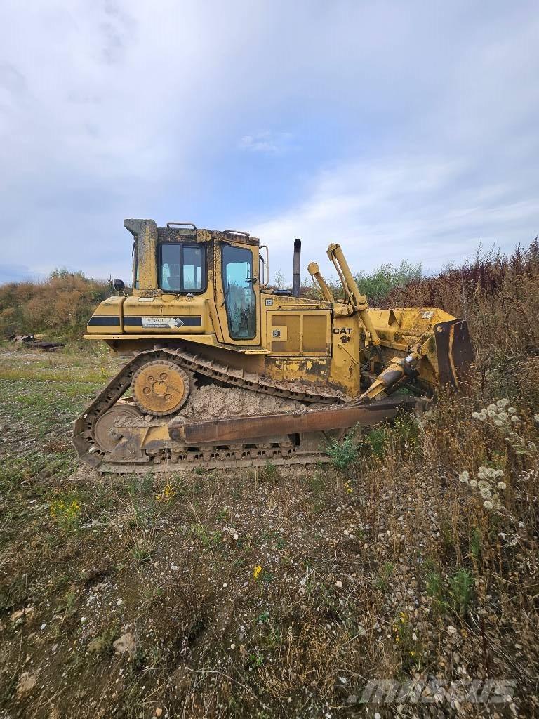 CAT D6h Buldozer sobre oruga