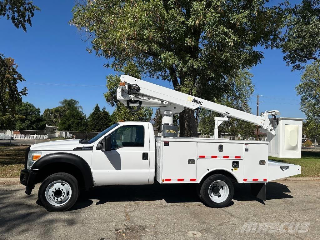 Altec AT 235 Plataformas sobre camión
