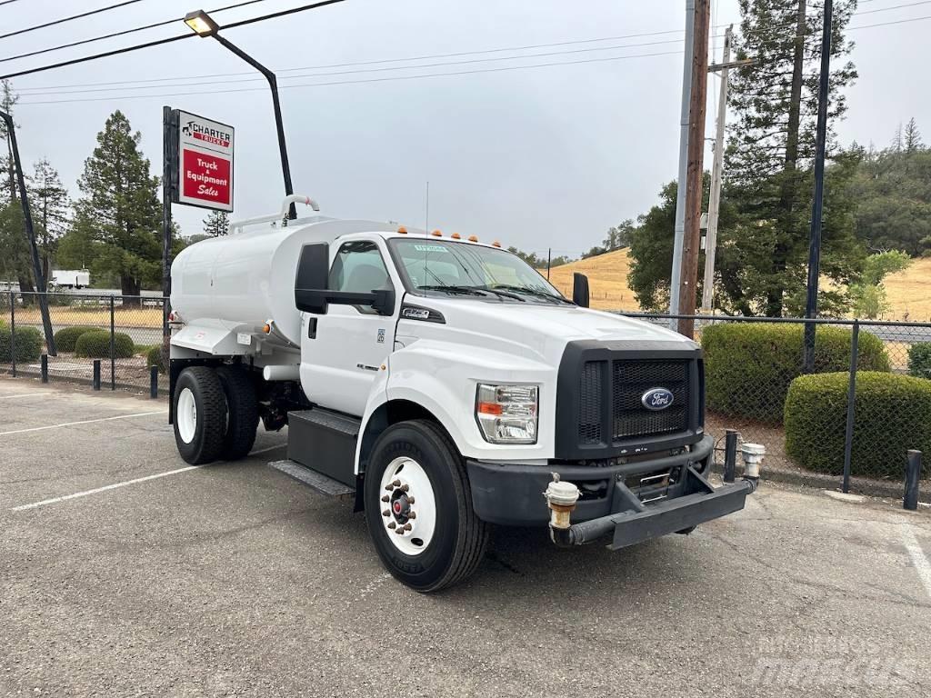 Ford F 750 Camiones cisterna