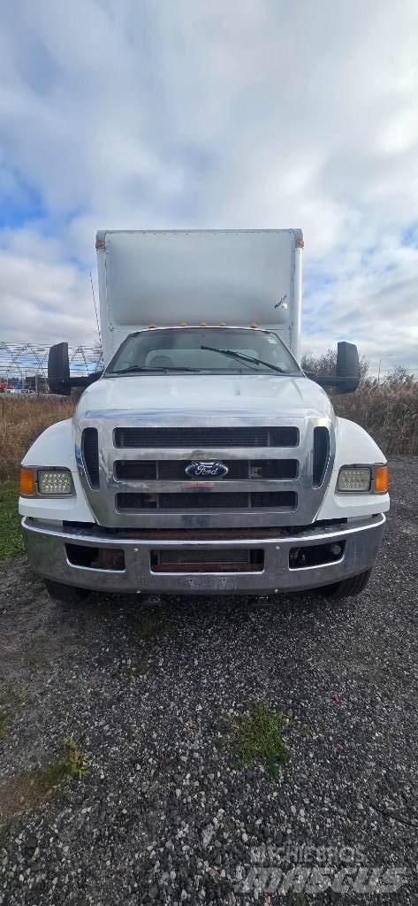 Ford F 650 Camiones con caja de remolque