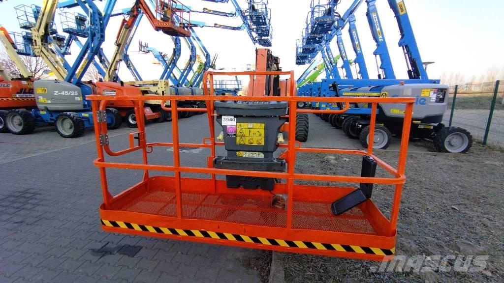 JLG 800 AJ Plataformas con brazo de elevación manual