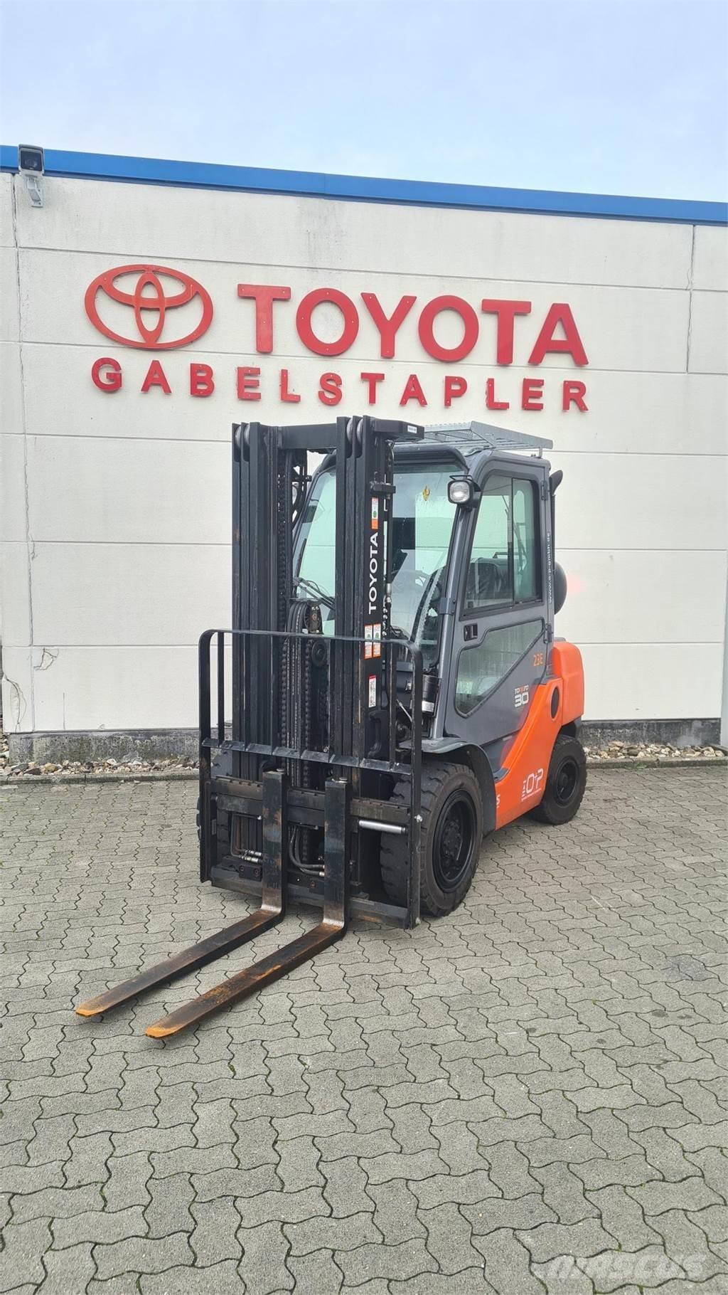 Toyota 02-8FGF30 Camiones LPG