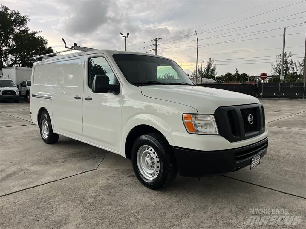 Nissan NV Vehículos de caha cerrada