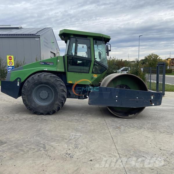 Dynapac CA302D Compactadoras de suelo